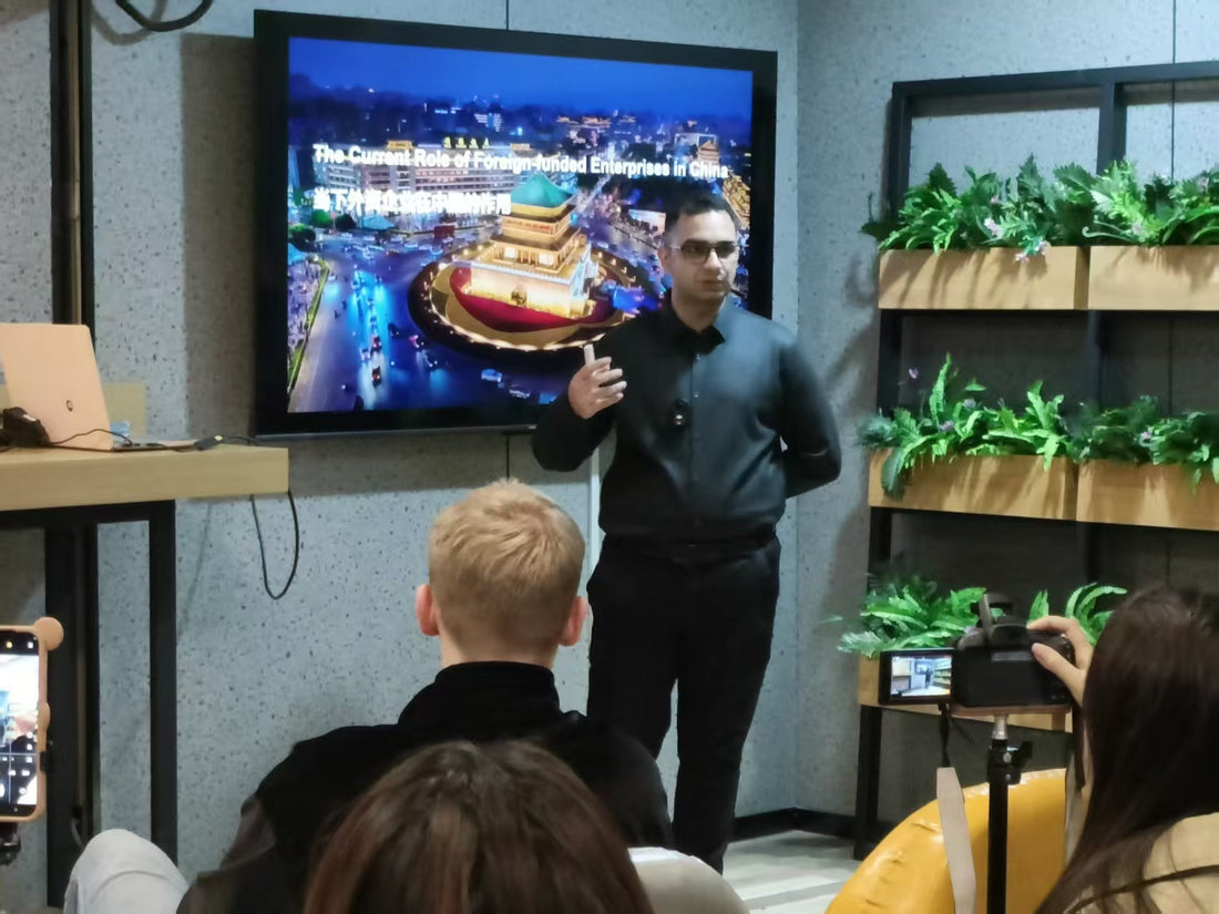 Khan: An Entrepreneur Who Understands China from the Inside Out